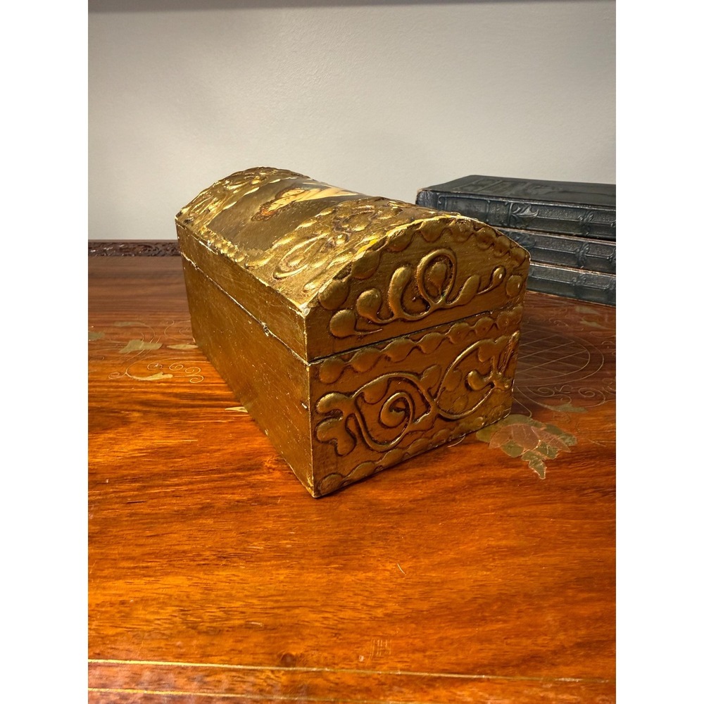 Vintage Gold Trinket Box with Mother and Child Art - Picture 9 of 17